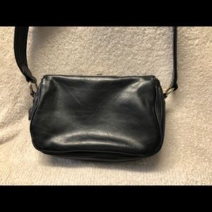 Liz Claiborne shoulder Bad Black Leather